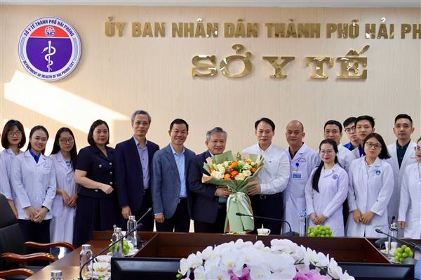 Đoàn công tác Sở Y tế Hải Phòng hỗ trợ y tế, khám chữa bệnh, cấp thuốc miễn phí tại tỉnh Đắk Lắk