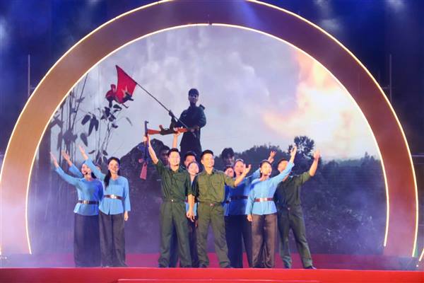 Chương trình nghệ thuật “Bài ca người lính”: kỷ niệm 81 năm Ngày thành lập Quân đội nhân dân Việt Nam  và 36 năm Ngày hội Quốc phòng toàn dân