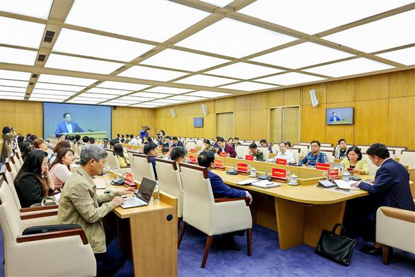 Thủ tướng Chính phủ đối thoại với Nông dân Việt Nam năm 2025 về ứng dụng khoa học công nghệ, chuyển đổi số