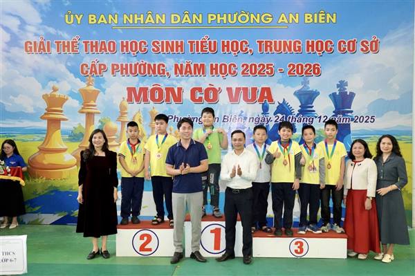 Gần 100 vận động viên tham gia giải Cờ vua học sinh Tiểu học và THCS phường An Biên, năm học 2025 - 2026