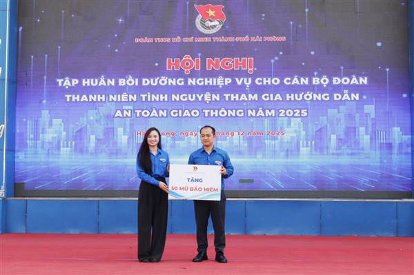 Tập huấn, bồi dưỡng nghiệp vụ cho cán bộ đoàn, thanh niên tình nguyện tham gia hướng dẫn an toàn giao thông năm 2025