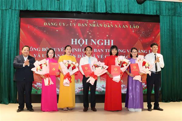 Xã An Lão công bố các Quyết định về công tác cán bộ