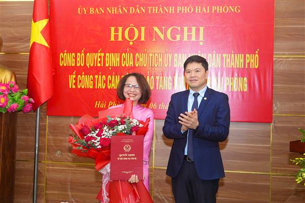 Công bố Quyết định của Chủ tịch UBND thành phố về công tác cán bộ tại Bảo tàng và Thư viện Hải Phòng