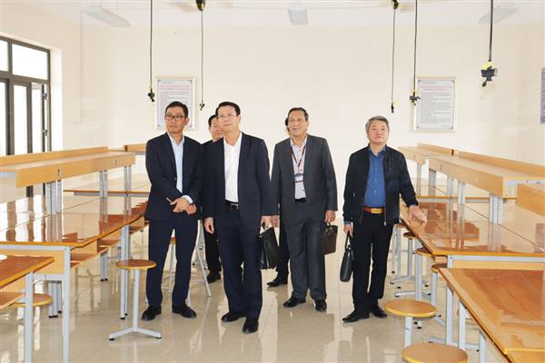 Giám sát việc thực hiện chính sách, pháp luật về giáo dục và đào tạo tại Trường THPT Hồng Bàng