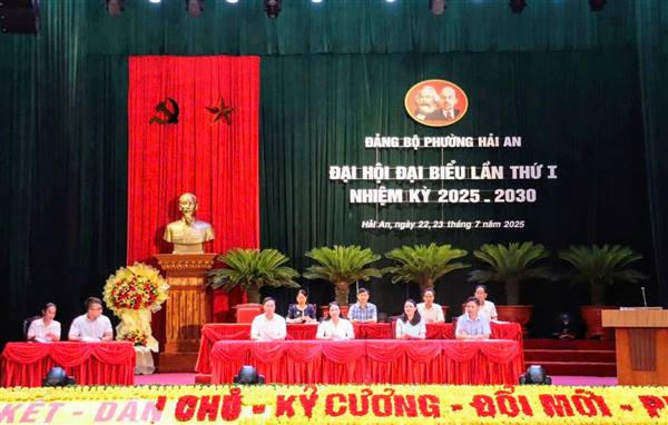 Phó Bí thư Thường trực Thành ủy Đỗ Mạnh Hiến kiểm tra công tác chuẩn bị Đại hội Đảng bộ phường Hải An lần thứ I, nhiệm kỳ 2025–2030