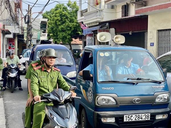 Phường Đông Hải ra quân lập lại trật tự đô thị, đảm bảo vệ sinh môi trường