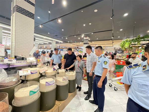 Đảm bảo nguồn cung hàng hóa, bình ổn thị trường ứng phó Bão số 3