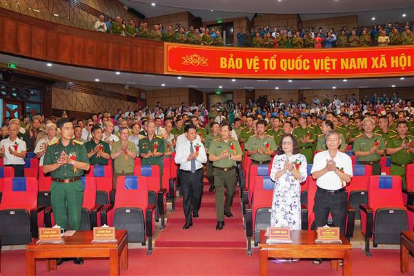 Chủ tịch UBND thành phố Lê Ngọc Châu dự Ngày hội toàn dân bảo vệ an ninh Tổ quốc tại phường Lê Thanh Nghị