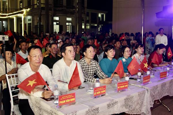 Xã Kiến Hưng tổ chức Lễ kỷ niệm 80 năm Ngày thành lập Ủy ban Dân tộc giải phóng Kim Sơn và 78 năm Ngày Thương binh - Liệt sĩ