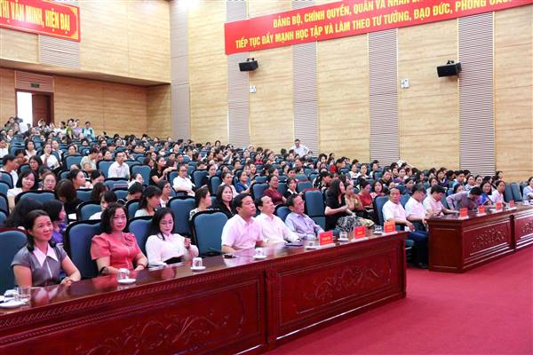 Gần 500 cán bộ quản lý, giáo viên các trường trên địa bàn phường An Dương tập huấn, bồi dưỡng lý luận chính trị