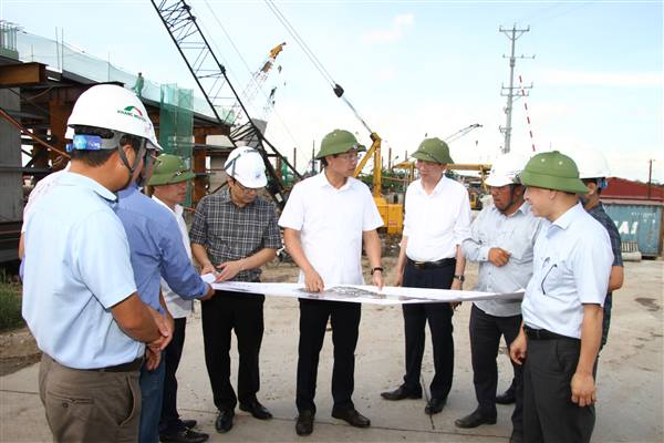 Khẩn trương bàn giao mặt bằng, bảo đảm tiến độ 02 dự án giao thông&nbsp;trọng điểm