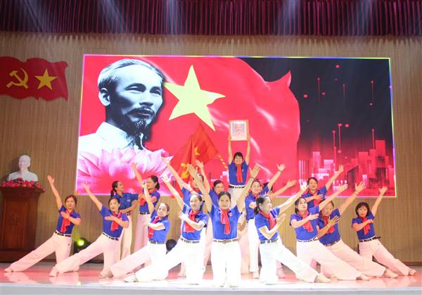 Phường Việt Hoà: Giao lưu văn nghệ, dân vũ chào mừng thành công Đại hội Đảng bộ phường lần thứ I, nhiệm kỳ 2025 – 2030
