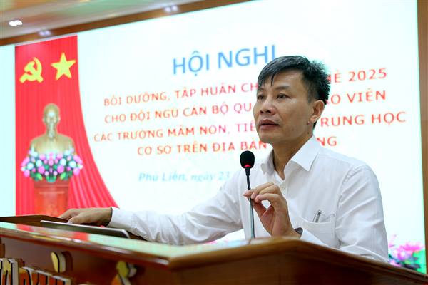 Phường Phù Liễn tổ chức bồi dưỡng, tập huấn chính trị hè 2025 cho đội ngũ cán bộ quản lý, giáo viên