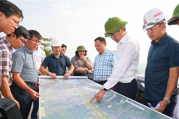 Khẩn trương hoàn thiện phương án đề xuất triển khai tuyến đường tốc độ cao kết nối khu vực Đông - Tây thành phố Hải Phòng