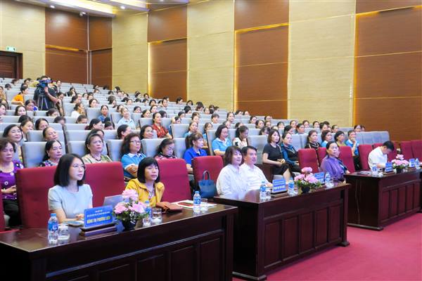 Hội Liên hiệp phụ nữ thành phố triển khai mô hình “Chợ đảm bảo an toàn thực phẩm” để người dân trao gửi niềm tin