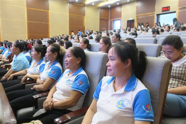 Hội LHPN thành phố triển khai Cuộc thi tuyên truyền gương điển hình “Đằm thắm hoa đất Cảng”