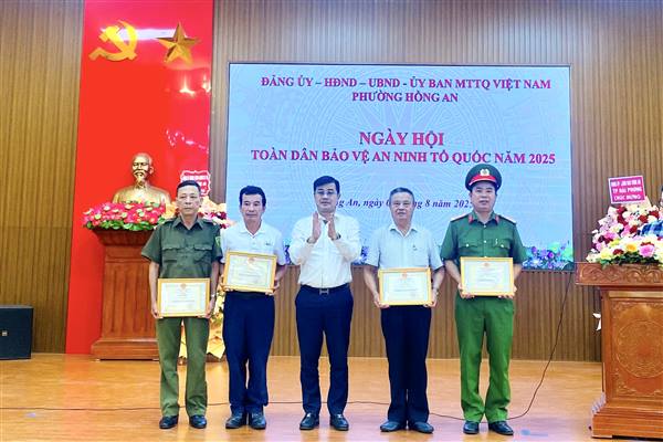Phường Hồng An đẩy mạnh phong trào toàn dân bảo vệ an ninh Tổ quốc, xây dựng xã hội an toàn, văn minh từ cơ sở