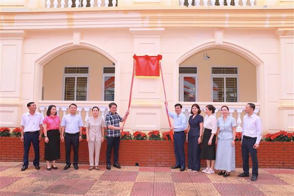 Phường Hồng Bàng gắn biển công trình xây mới dãy nhà học 3 tầng Trường THCS Trần Văn Ơn