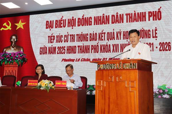 Trưởng Ban Quản lý Khu kinh tế Hải Phòng cùng Tổ đại biểu HĐND thành phố số 25 tiếp xúc cử tri sau Kỳ họp thứ 29 HĐND thành phố