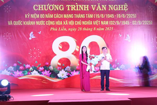 Phường Phù Liễn tổ chức Liên hoan văn nghệ quần chúng chào mừng Kỷ niệm 80 năm Cách mạng Tháng Tám và Quốc khánh 2/9