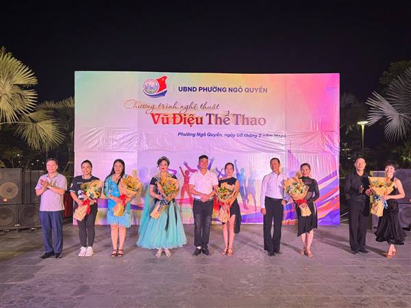 Chương trình nghệ thuật “Vũ điệu thể thao” chào mừng Đại hội Đảng bộ&nbsp;phường Ngô Quyền lần thứ I