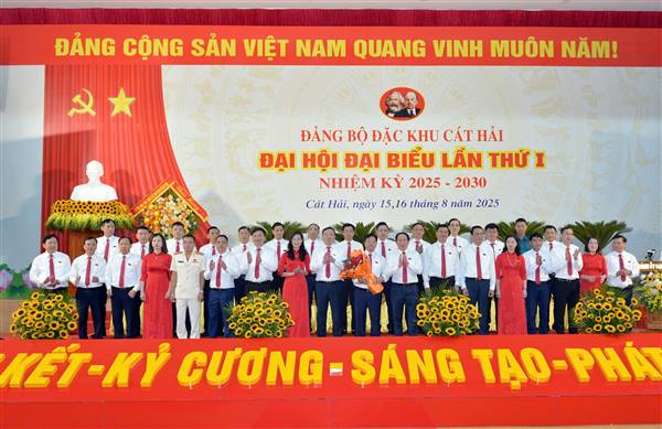 Xây dựng Cát Hải trở thành Đặc khu cảng biển và du lịch, trọng điểm kinh tế biển của thành phố Hải Phòng và các tỉnh phía Bắc
