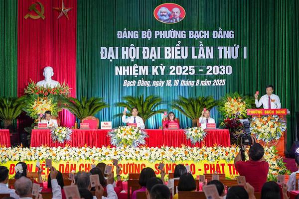 150 đại biểu chính thức tham dự Đại hội đại biểu Đảng bộ phường Bạch Đằng lần thứ I, nhiệm kỳ 2025-2030