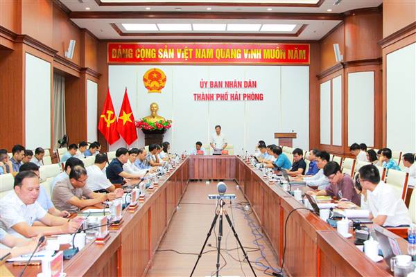 Đoàn công tác Bộ Xây dựng làm việc với Hải Phòng về Báo cáo nghiên cứu khả thi Dự án tuyến đường sắt Lào Cai - Hà Nội - Hải Phòng