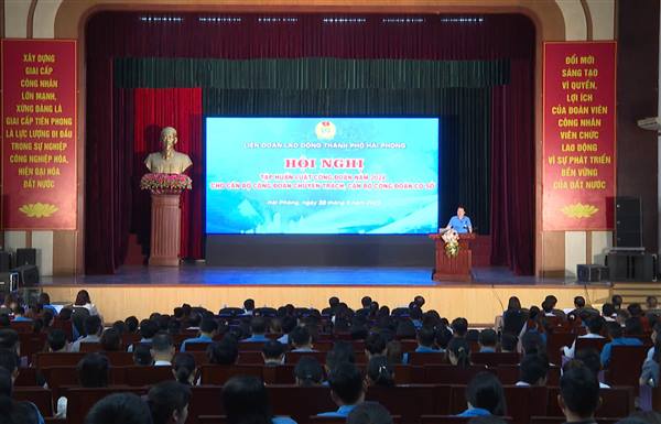 Tập huấn Luật Công đoàn 2024 cho hơn 600 cán bộ Công đoàn chuyên trách và cơ sở khu vực phía Tây thành phố