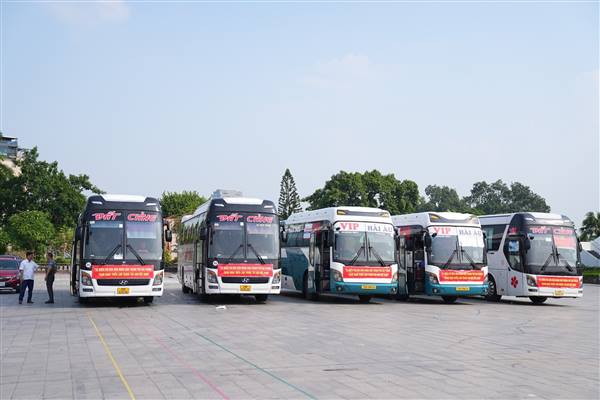 Bố trí 107 chuyến xe miễn phí phục vụ hơn 4.500 người dân tham quan Triển lãm thành tựu Đất nước