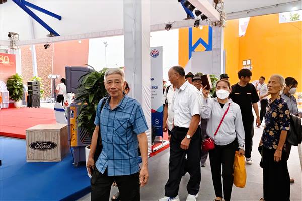 Hướng dẫn đăng ký đi xe miễn phí tham quan Triển lãm thành tựu Đất nước
