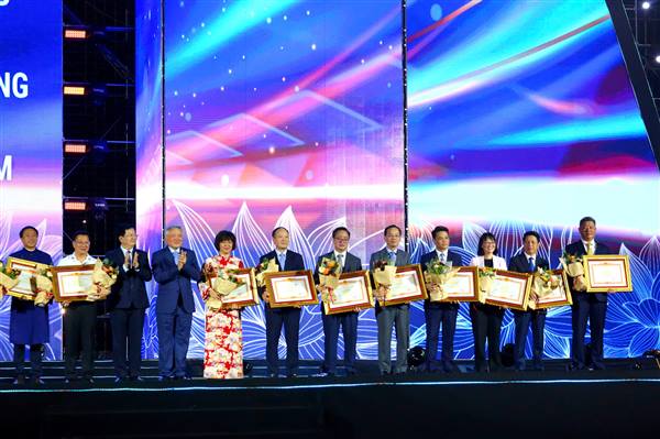 Thành phố Hải Phòng nhận Bằng khen của Thủ tướng Chính phủ tại Triển lãm Thành tựu Đất nước "80 năm Hành trình - Độc lập - Tự do - Hạnh phúc"