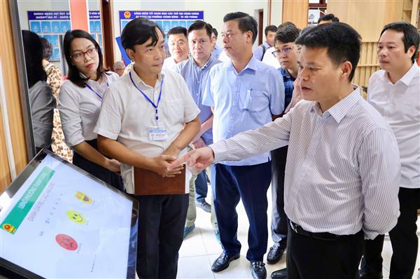 Tiếp tục xây dựng nền hành chính dân chủ, chuyên nghiệp, hiện đại, tinh gọn, hiệu lực, hiệu quả, có năng lực kiến tạo phát triển