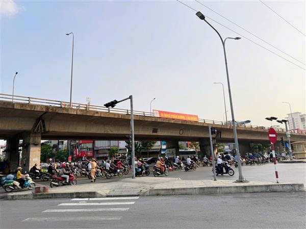 Tăng cường quản lý hành lang an toàn đường bộ, xử lý vi phạm phòng cháy chữa cháy trong sử dụng hạ tầng giao thông