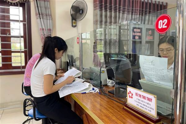 Chấn chỉnh việc lạm dụng yêu cầu bản sao chứng thực trong giải quyết thủ tục hành chính