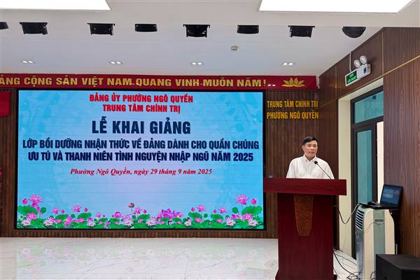 Trung tâm Chính trị phường Ngô Quyền khai giảng Lớp Bồi dưỡng nhận thức về Đảng