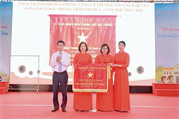 Trường THCS Ngô Quyền (phường Lê Chân) khai giảng năm học mới và đón nhận Cờ đơn vị dẫn đầu phong trào thi đua năm học 2024 – 2025 của UBND thành phố