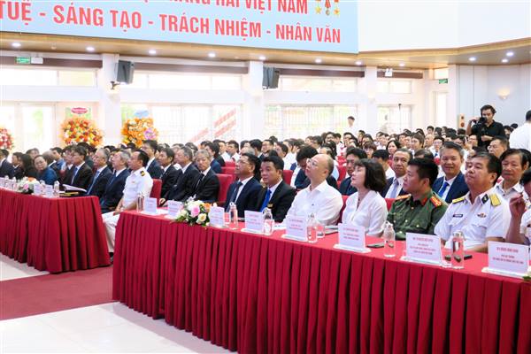 Xây dựng Trường Đại học Hàng hải Việt Nam thành trường trọng điểm quốc gia về đào tạo, nghiên cứu phục vụ phát triển bền vững kinh tế biển 