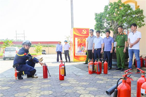 Phường Phù Liễn tập huấn tuyên truyền, phổ biến giáo dục pháp luật, hướng dẫn trang bị kiến thức, kỹ năng phòng cháy, chữa cháy và cứu nạn, cứu hộ năm 2025