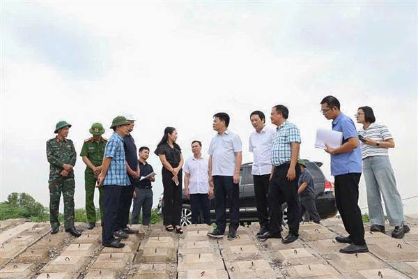 Chủ tịch UBND thành phố ban hành Công điện khẩn chỉ đạo toàn thành phố tập trung triển khai công tác ứng phó Bão số 9 (siêu bão Ragasa) 