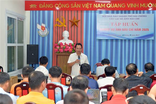 Tập huấn Ảnh báo chí và ngôn ngữ tạo hình nhiếp ảnh nghệ thuật