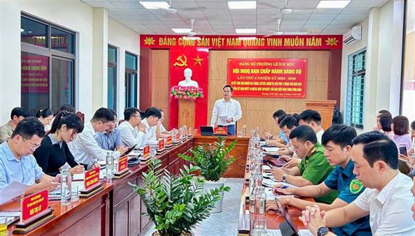 Hội nghị lần thứ 4 Ban Chấp hành Đảng bộ phường Lê Ích Mộc nhiệm kỳ 2025-2030: Quyết tâm hoàn thành thắng lợi nhiệm vụ năm 2025