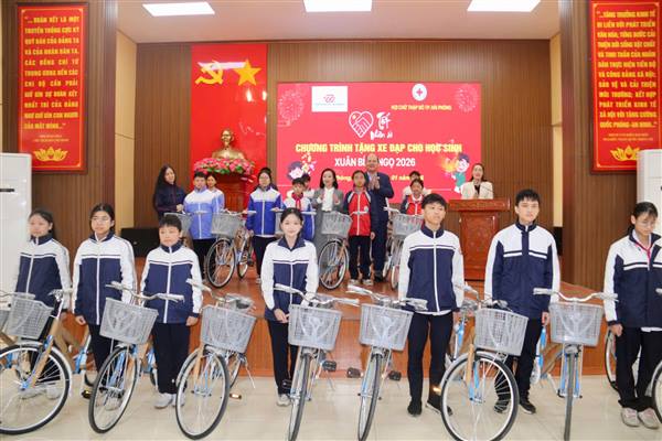 Hội Chữ thập đỏ thành phố  và Công ty TNHH Toyoda Gosei Hải Phòng trao tặng 19 xe đạp cho học sinh có hoàn cảnh khó khăn