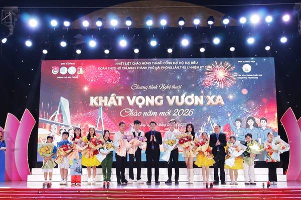 Chương trình nghệ thuật “Khát vọng vươn xa” của thanh thiếu nhi thành phố chào năm mới 2026