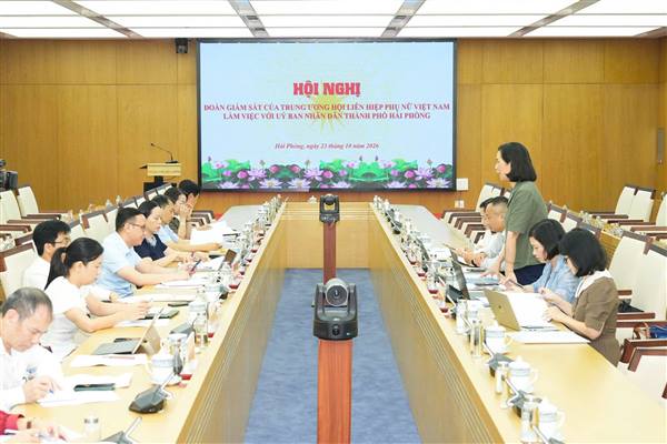 Đoàn giám sát của Trung ương Hội Liên hiệp Phụ nữ Việt Nam làm việc với UBND thành phố về triển khai thực hiện Luật Bình đẳng giới