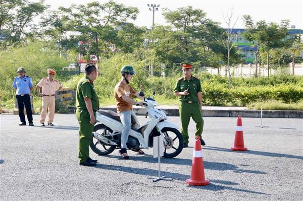 Nâng cao ý thức chấp hành pháp luật về trật tự, an toàn giao thông cho công nhân lao động Công ty TNHH Kỹ thuật Raylink