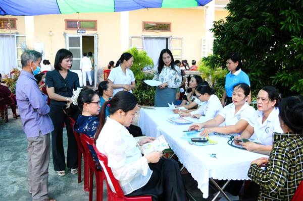 Sở Y tế kiểm tra việc triển khai Chiến dịch tăng cường truyền thông tư vấn gắn với cung cấp dịch vụ chăm sóc sức khỏe sinh sản, kế hoạch hóa gia đình