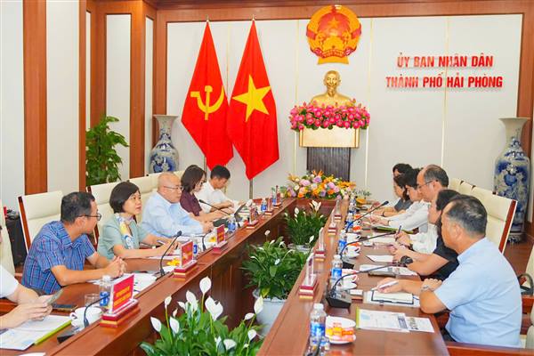 Chủ tịch UBND thành phố tiếp Đoàn công tác Ngân hàng Hợp tác quốc tế Nhật Bản (JBIC) và Công ty TNHH Rorze Robotech