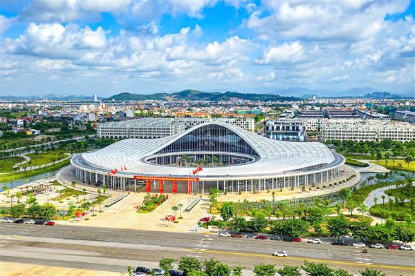 Ngày 13/10/2026, Chủ tịch UBND thành phố gặp mặt, lắng nghe ý kiến của doanh nghiệp thành phố năm 2026