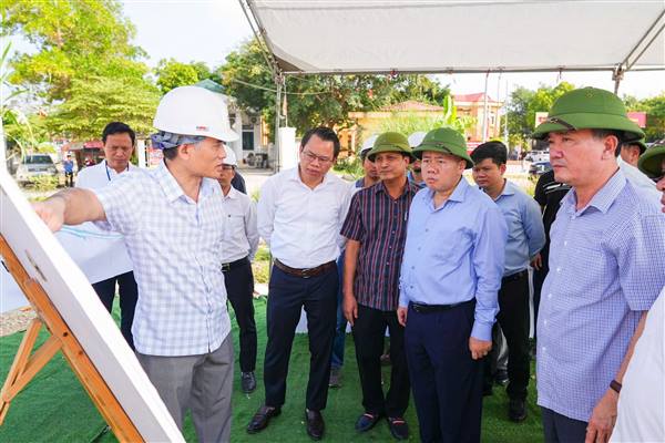 Chủ tịch UBND thành phố kiểm tra các dự án trọng điểm, làm việc với 11 xã về phát triển kinh tế - xã hội